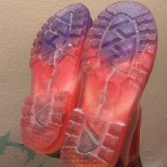 The Children’s Place Lightup RainBoots - Picture 3 of 4